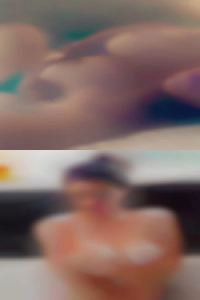 I'm woman looking for a eassy going guy.